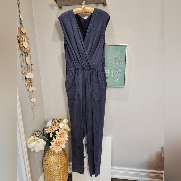 BCBG JUMPSUIT - Picture 6 of 13